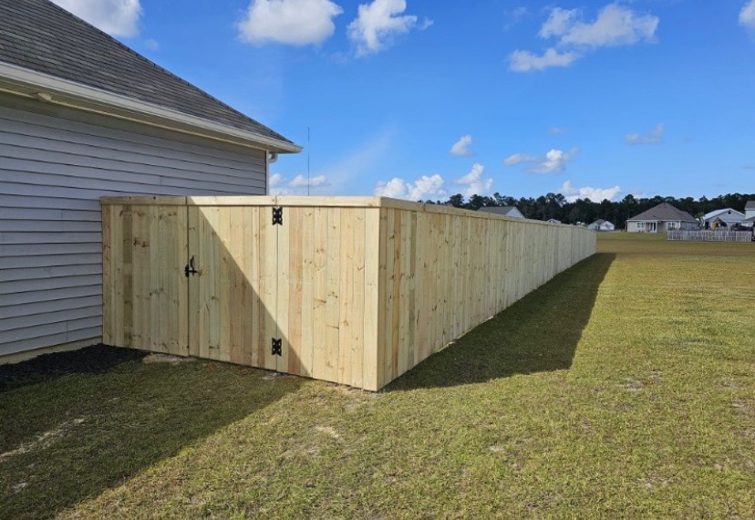 Wood privacy fence in Mt. Pleasant, SC built by Low Country Custom Outdoors